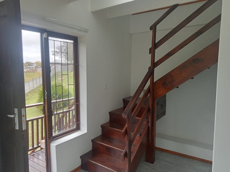 To Let 3 Bedroom Property for Rent in Heatherlands Western Cape